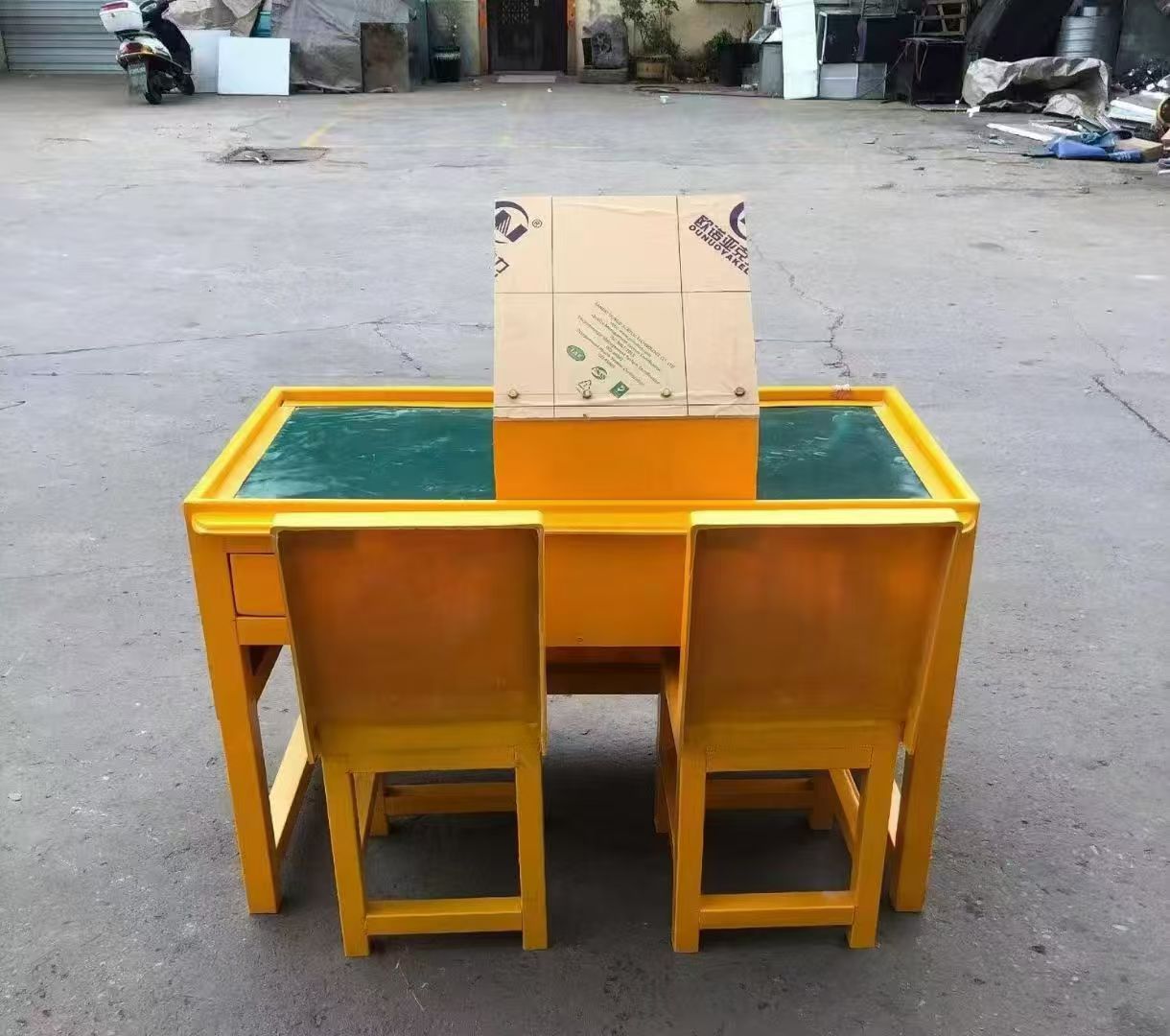 泉港防静电导通桌井下煤矿火工品发放桌：危险品流转的安全守护者